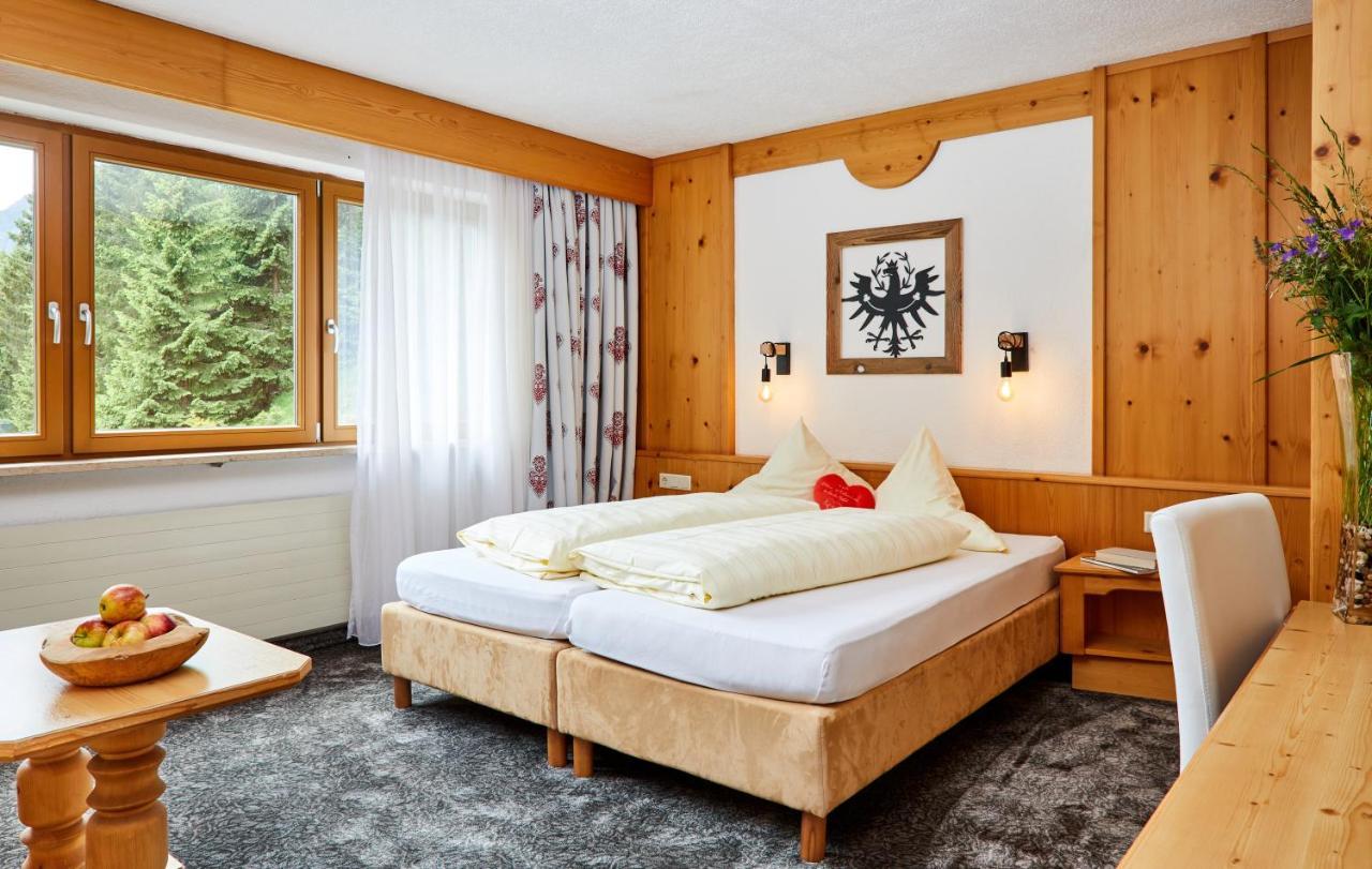 Hotel Hubertushof - Ihr Hotel Mit Herz Leutasch Chambre photo
