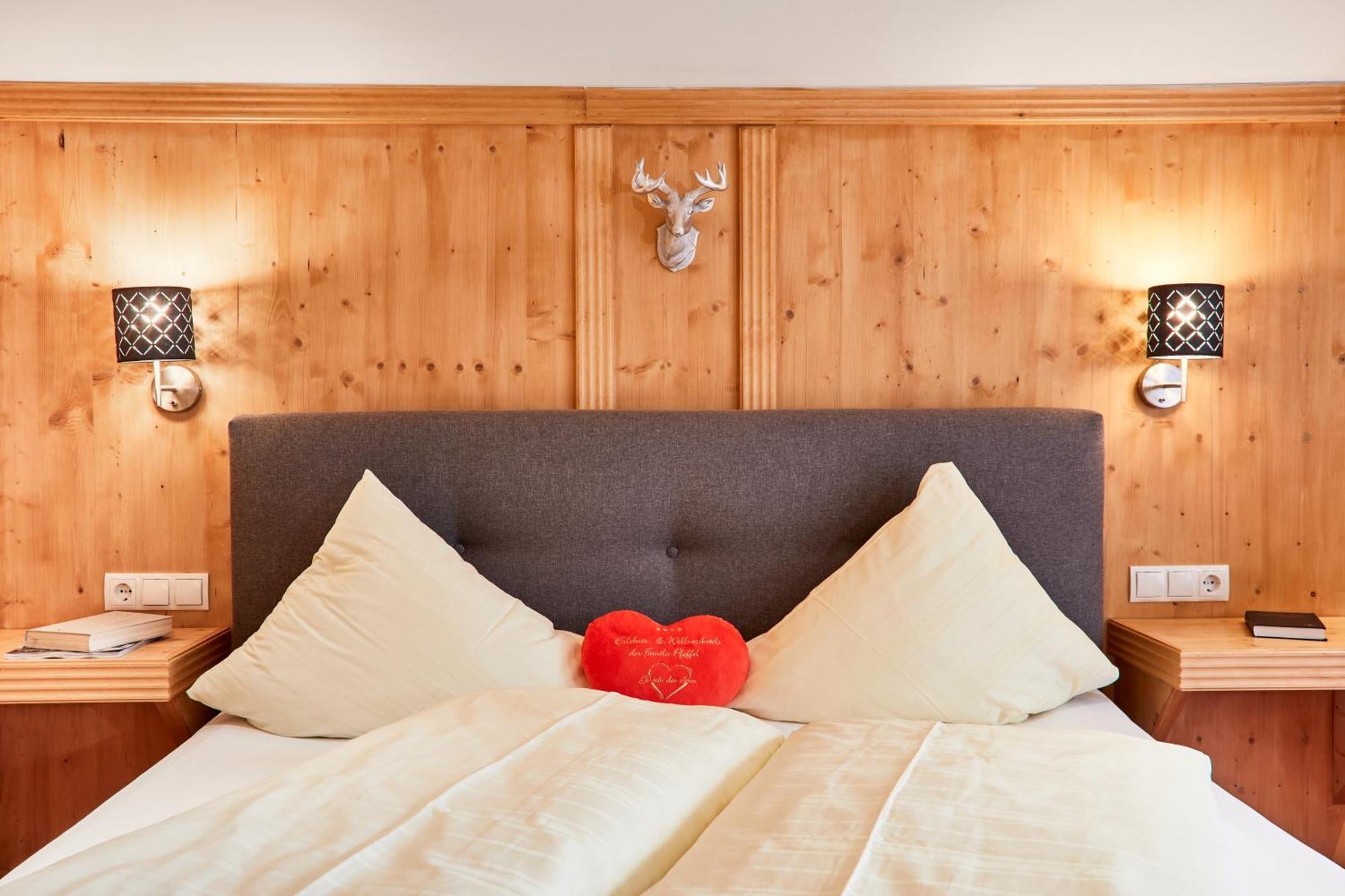 Hotel Hubertushof - Ihr Hotel Mit Herz Leutasch Chambre photo