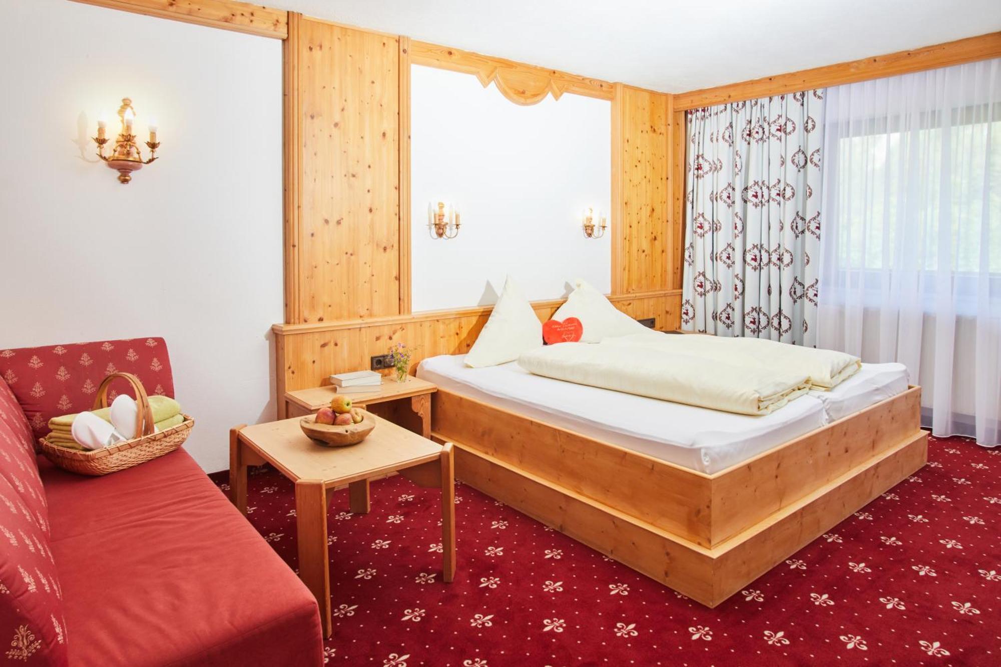 Hotel Hubertushof - Ihr Hotel Mit Herz Leutasch Chambre photo