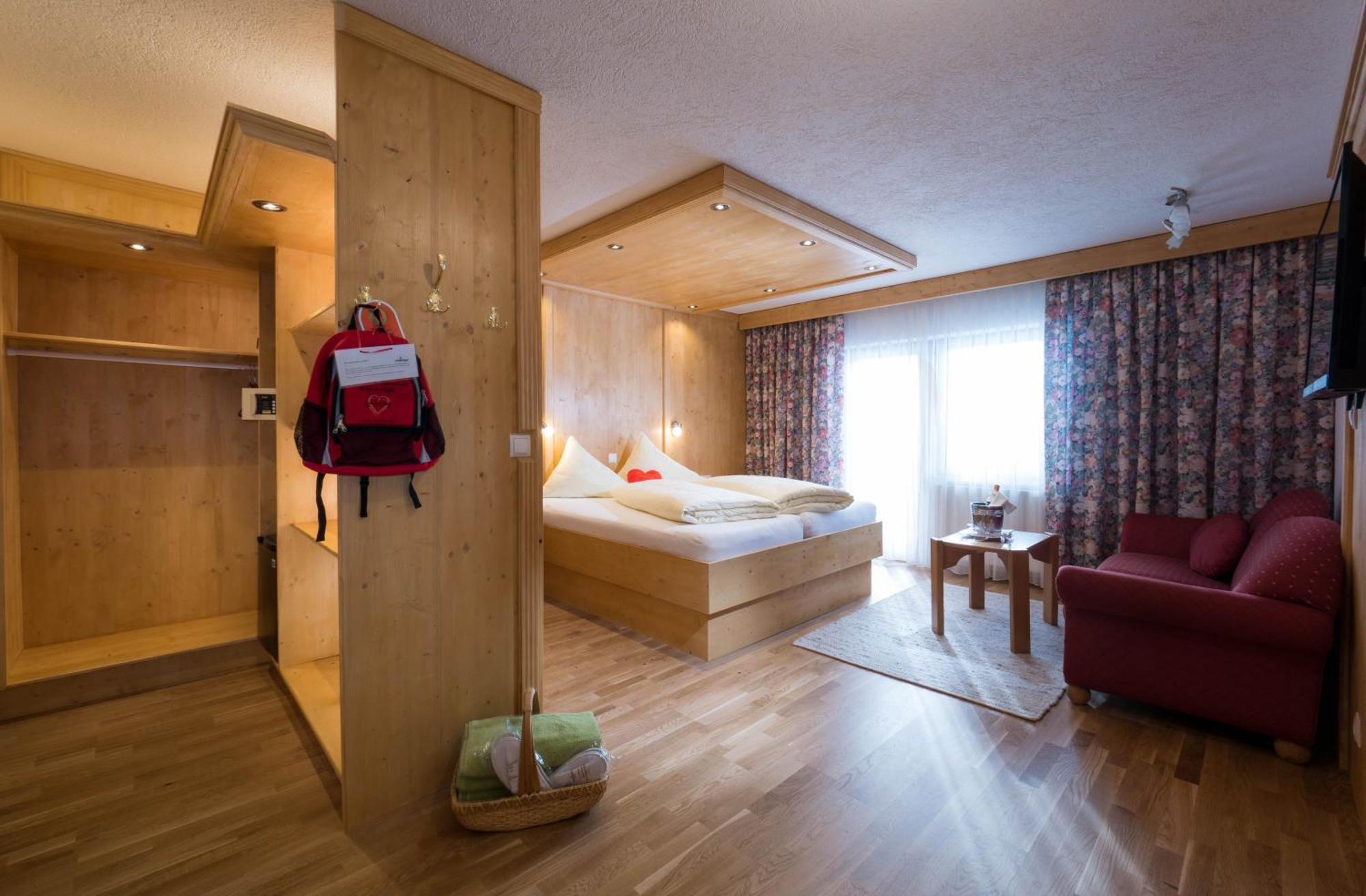 Hotel Hubertushof - Ihr Hotel Mit Herz Leutasch Chambre photo