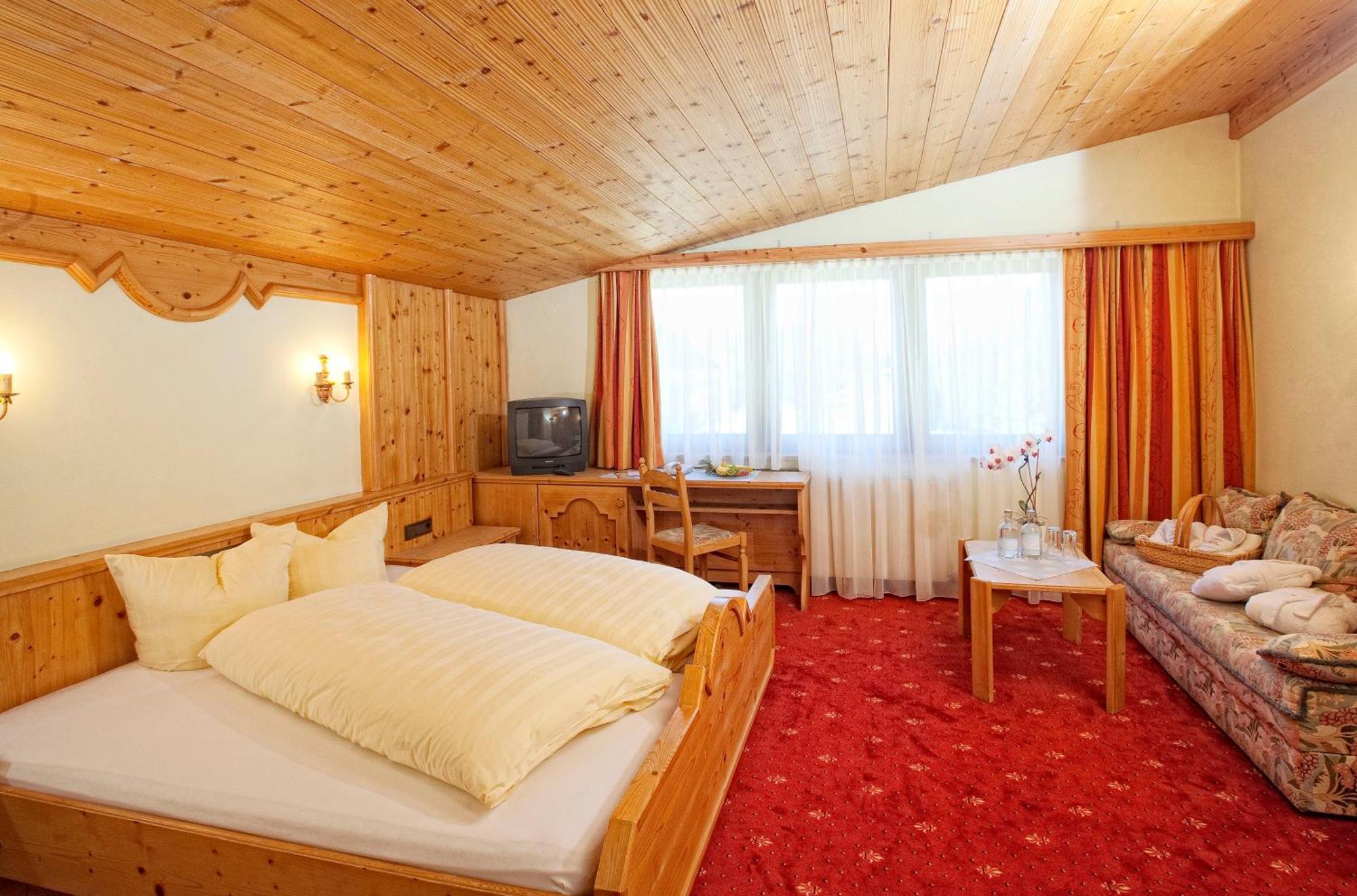 Hotel Hubertushof - Ihr Hotel Mit Herz Leutasch Chambre photo